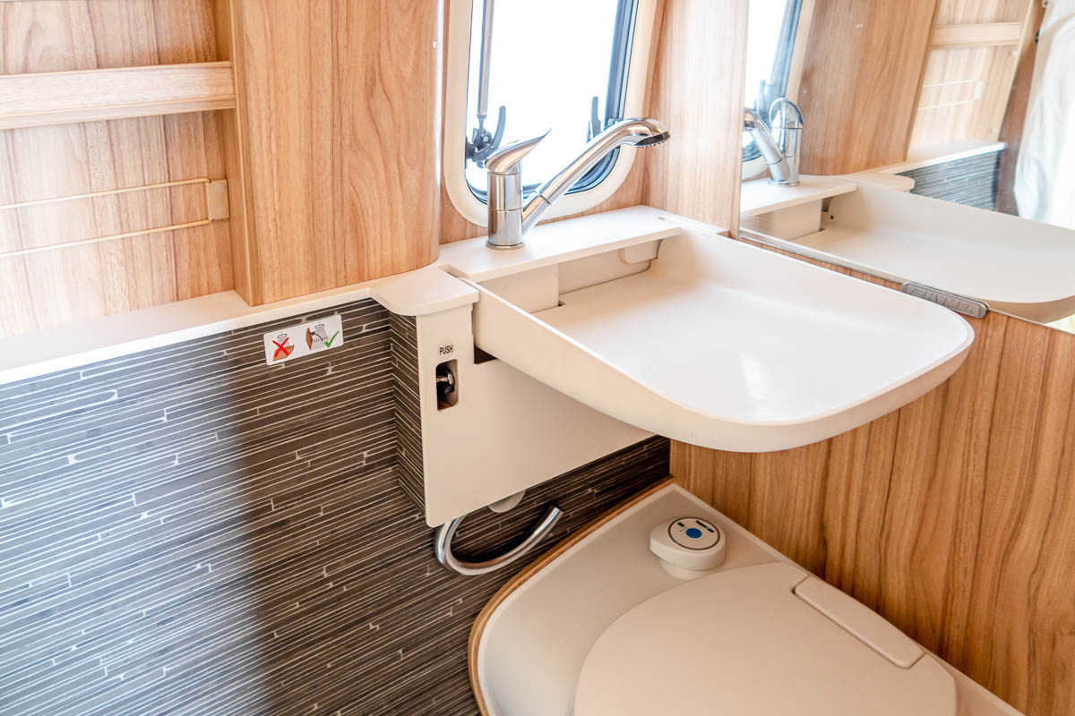 6DC2B2 24 2021 Hymer GrandCanyonS FT21EDF