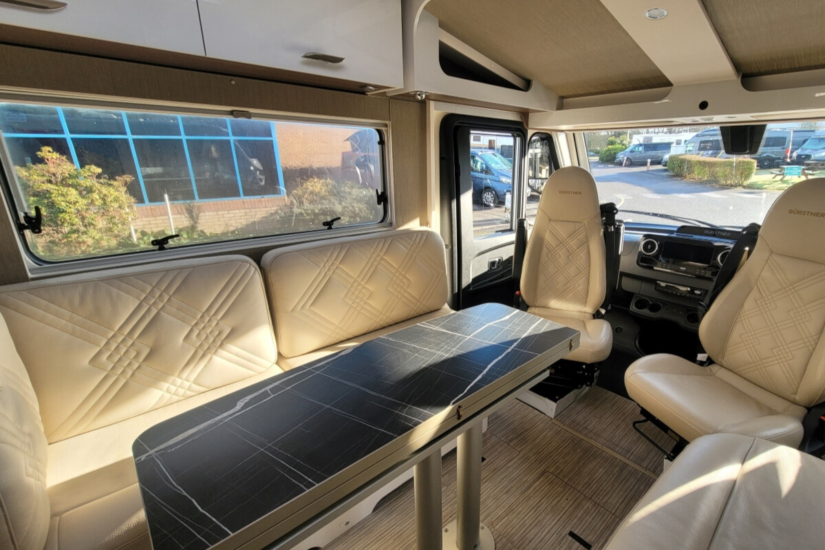 29490E6 14 Burstner EleganceI920G WR73VSY