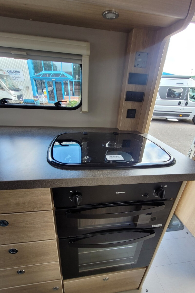 75FFB6 21 Elddis Evolution196 FX68XAF
