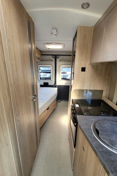 781F96 18 Elddis CV60Vogue DK70DSY