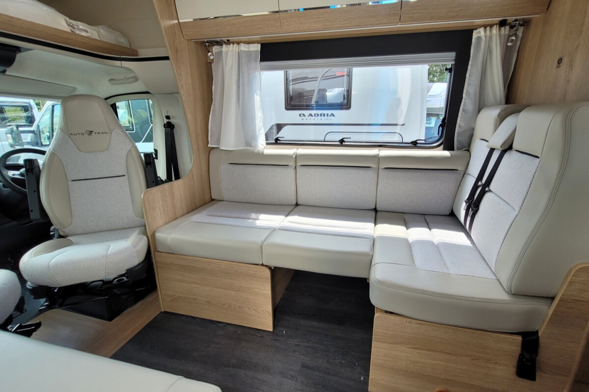1E9757A 19 Autotrail Imala736G R2Z65802