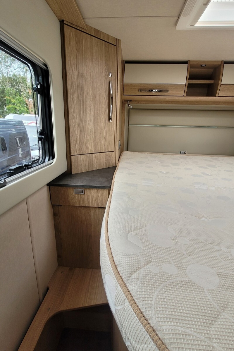 26D857A 28 Autotrail GF80 DU24UCW