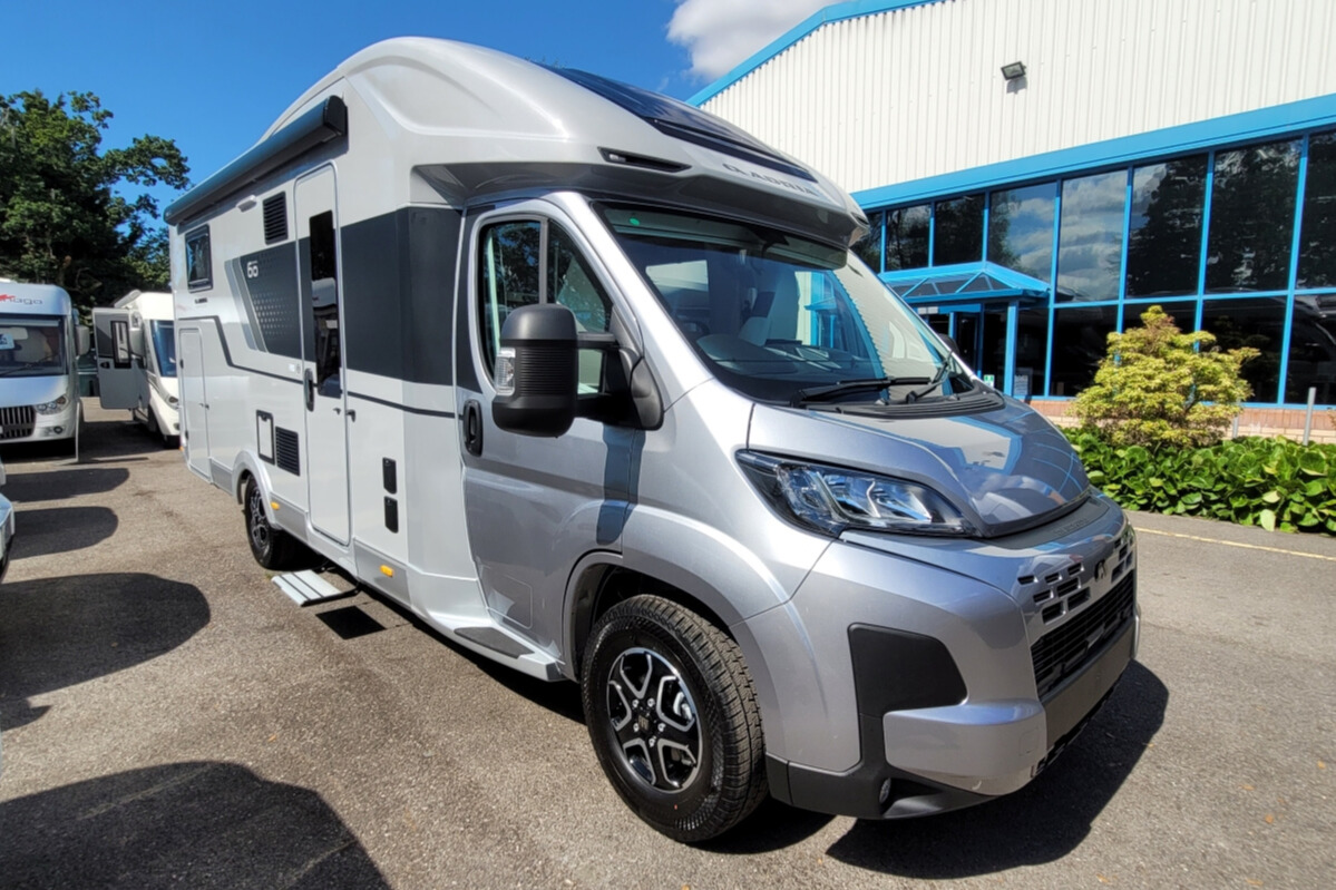 73CA7A 02 Adria Matrix670SL60th SMB08066