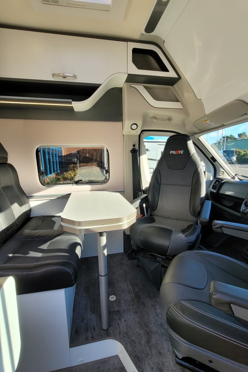 769696 15 Pilote V633M WK73BBN