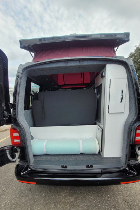 77B7D2 08 Volkswagen TransporterT28 GL18LRY